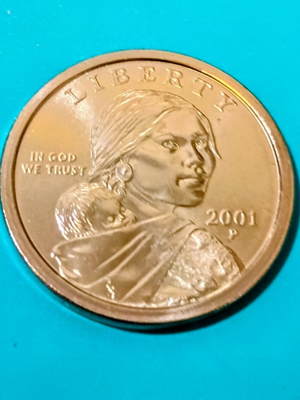 2001-P Uncirculated Sacagawea $1.00 Gold Tone Coin. From Mint Set. #0746pm